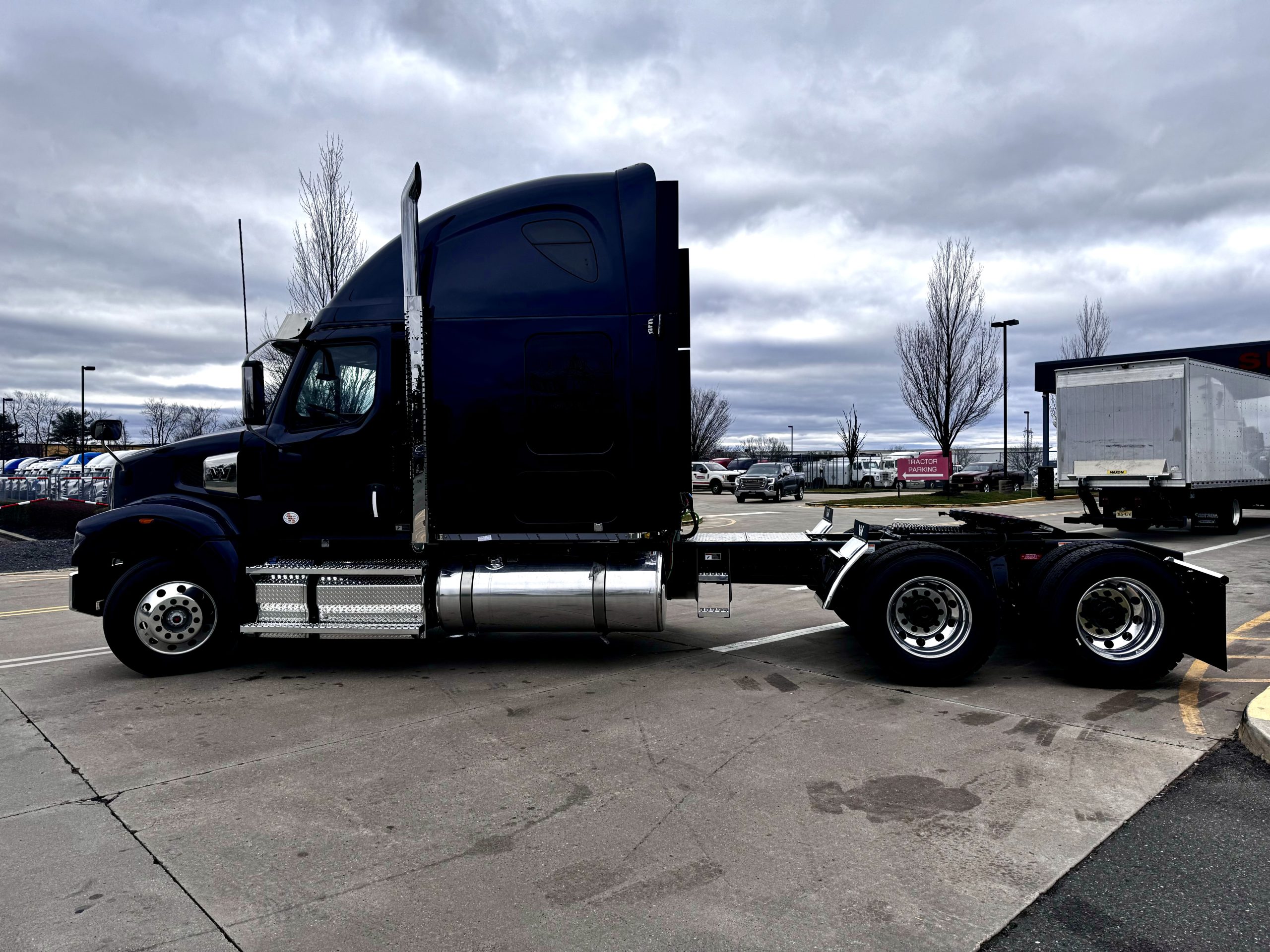 2024 Western Star Trucks 49X - image 3 of 6