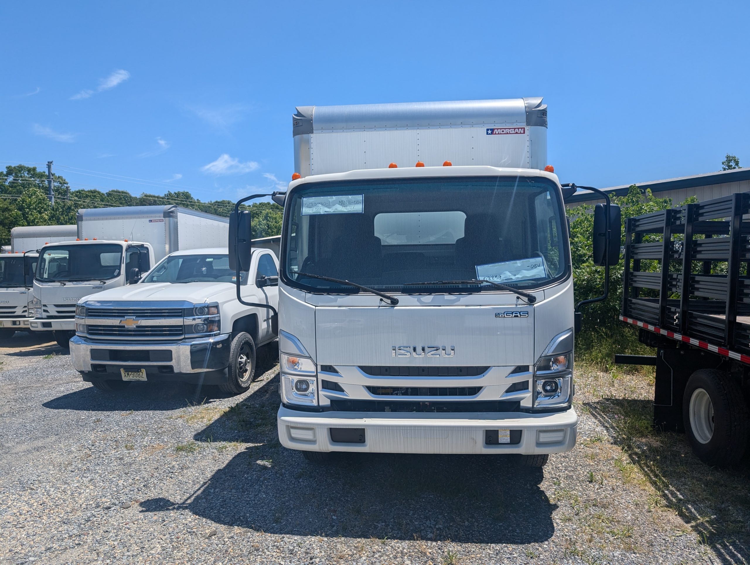 2024 ISUZU NPR HD - image 3 of 6