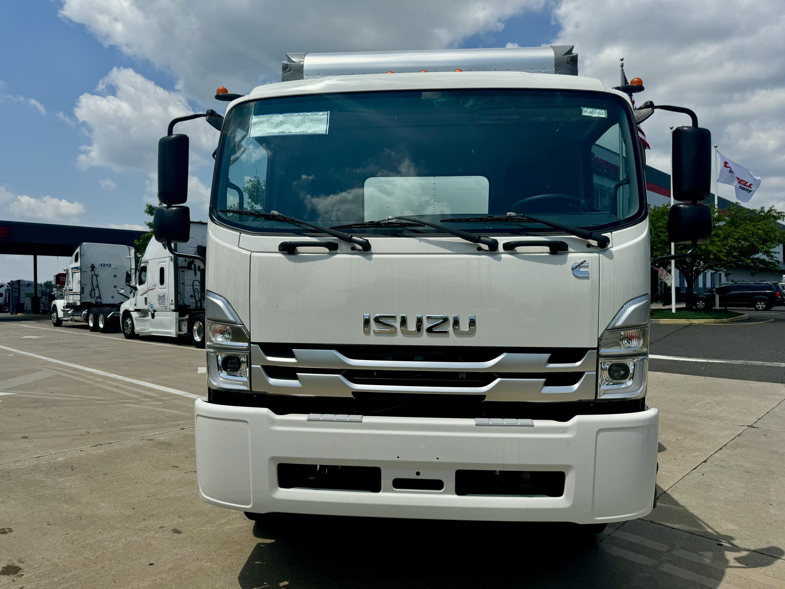 2024 ISUZU FTR - image 2 of 6