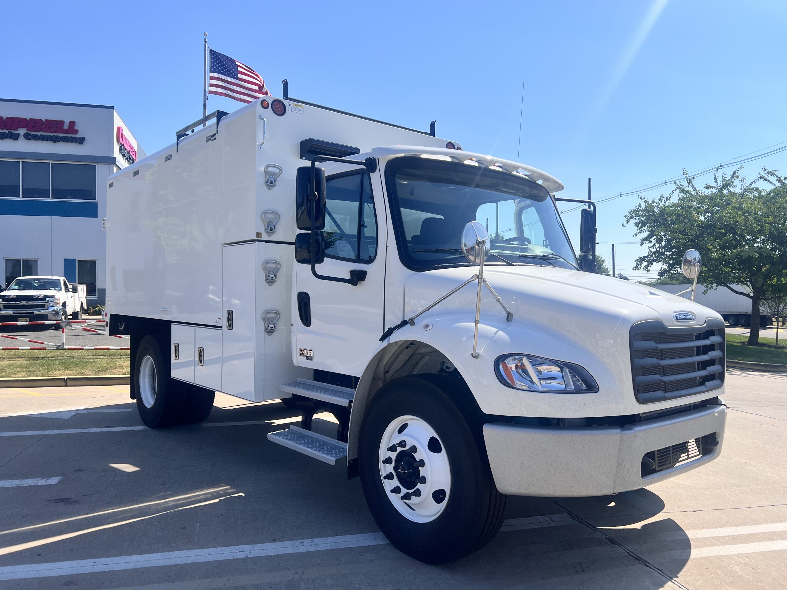 2025 FREIGHTLINER M2106 - image 1 of 6