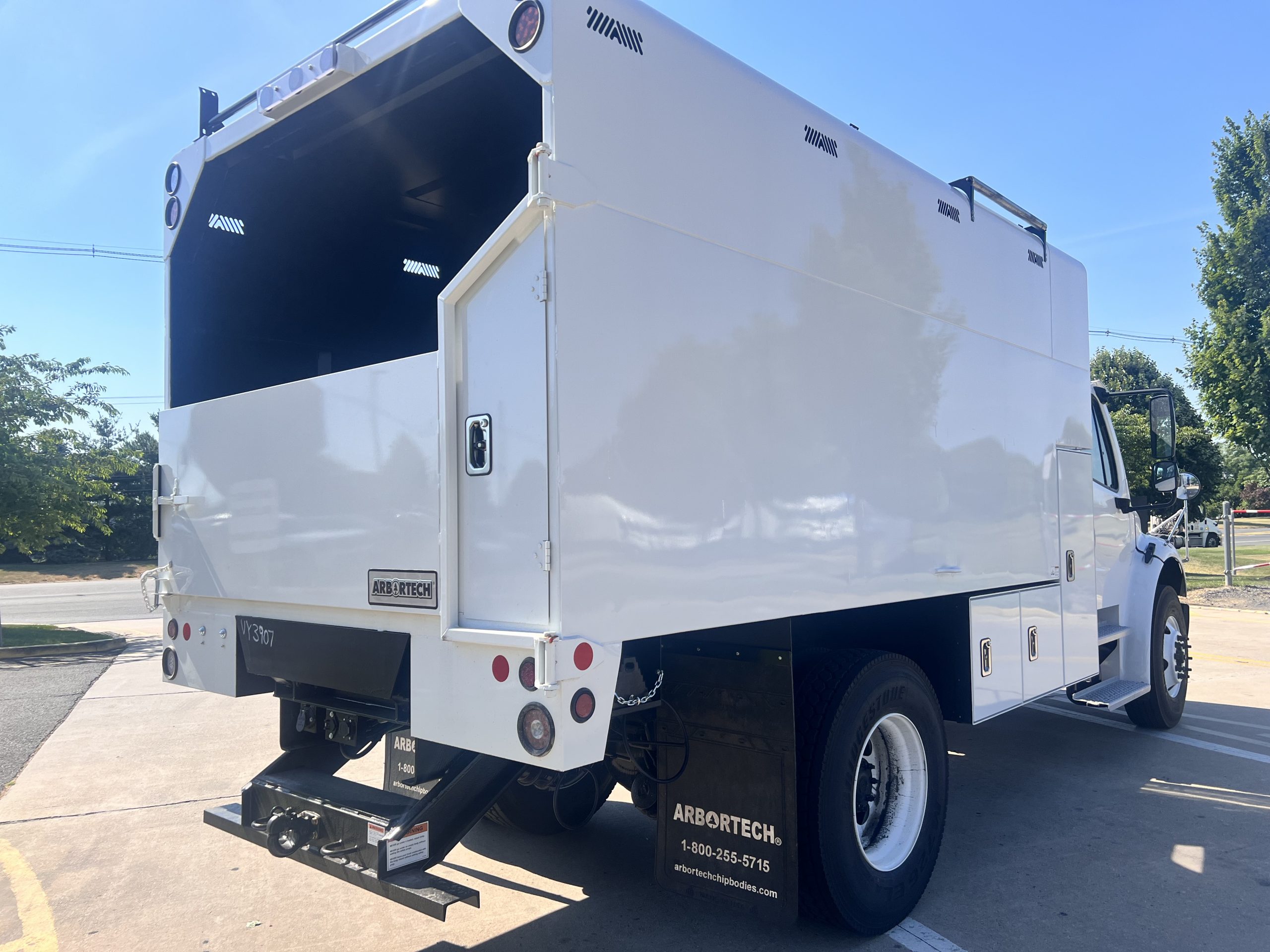 2025 FREIGHTLINER M2106 - image 6 of 6