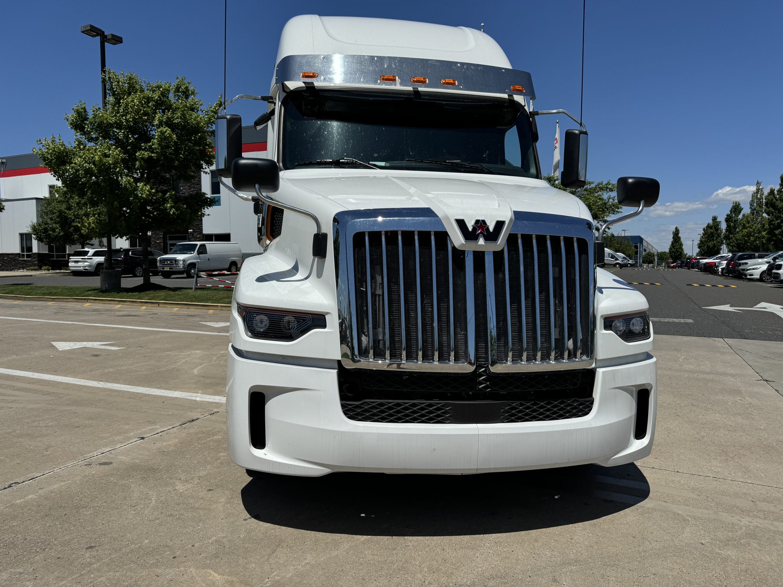 2025 Western Star Trucks 57X - image 2 of 6