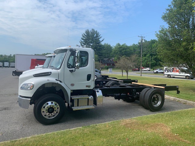 2025 Freightliner M2106 - image 5 of 5