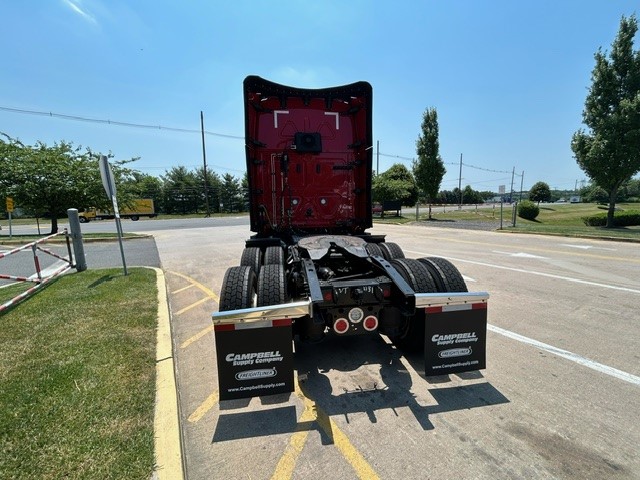 2025 FREIGHTLINER CA126SLP - image 3 of 6