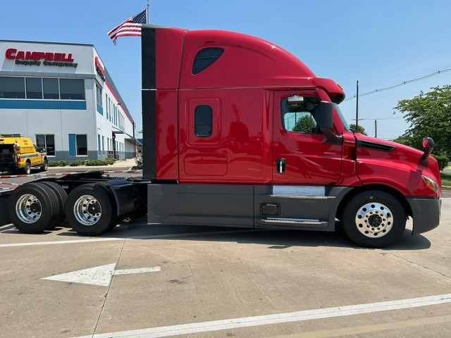 2025 FREIGHTLINER CA126SLP - image 5 of 6