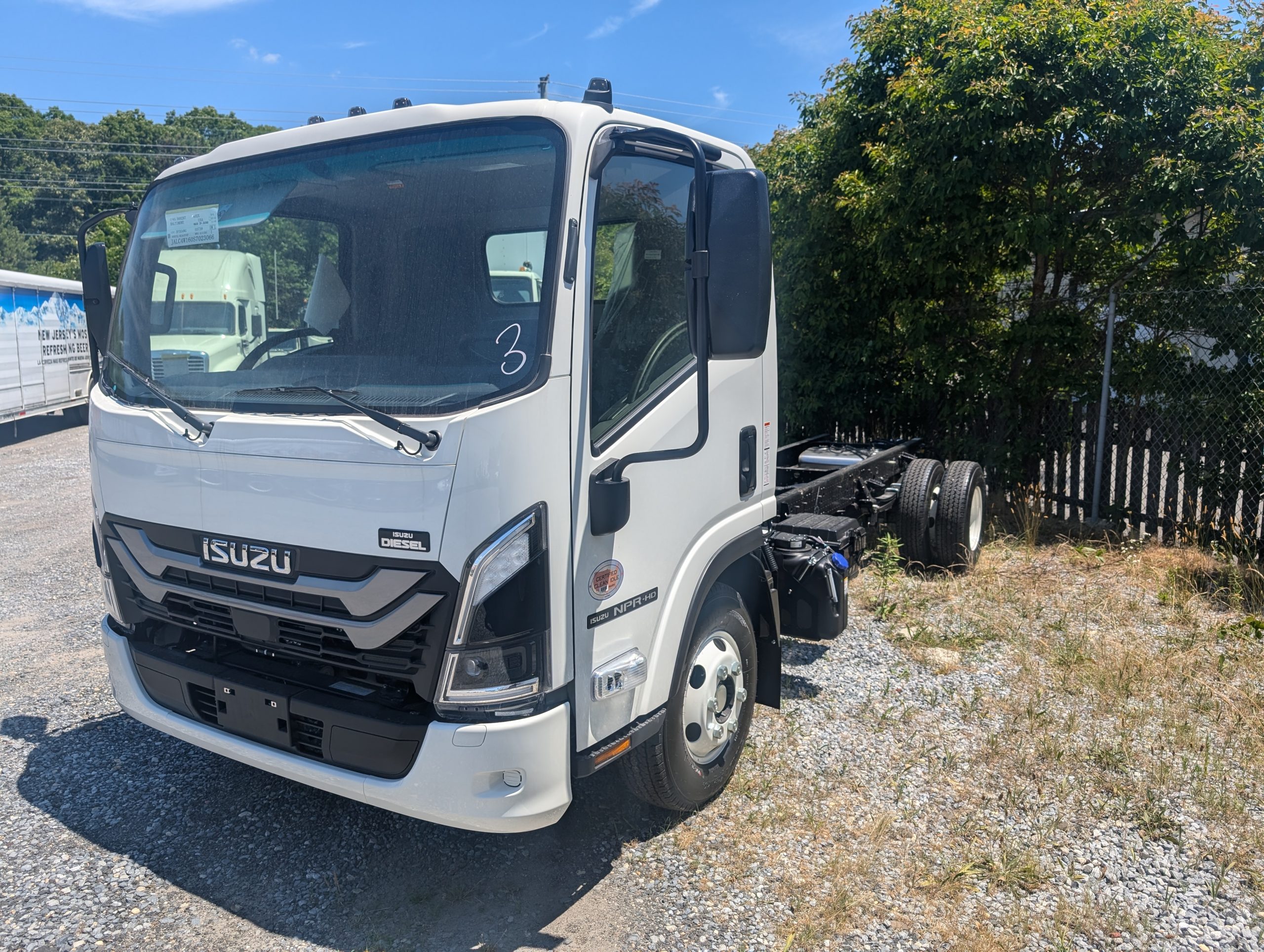 2025 ISUZU NPR - image 1 of 6