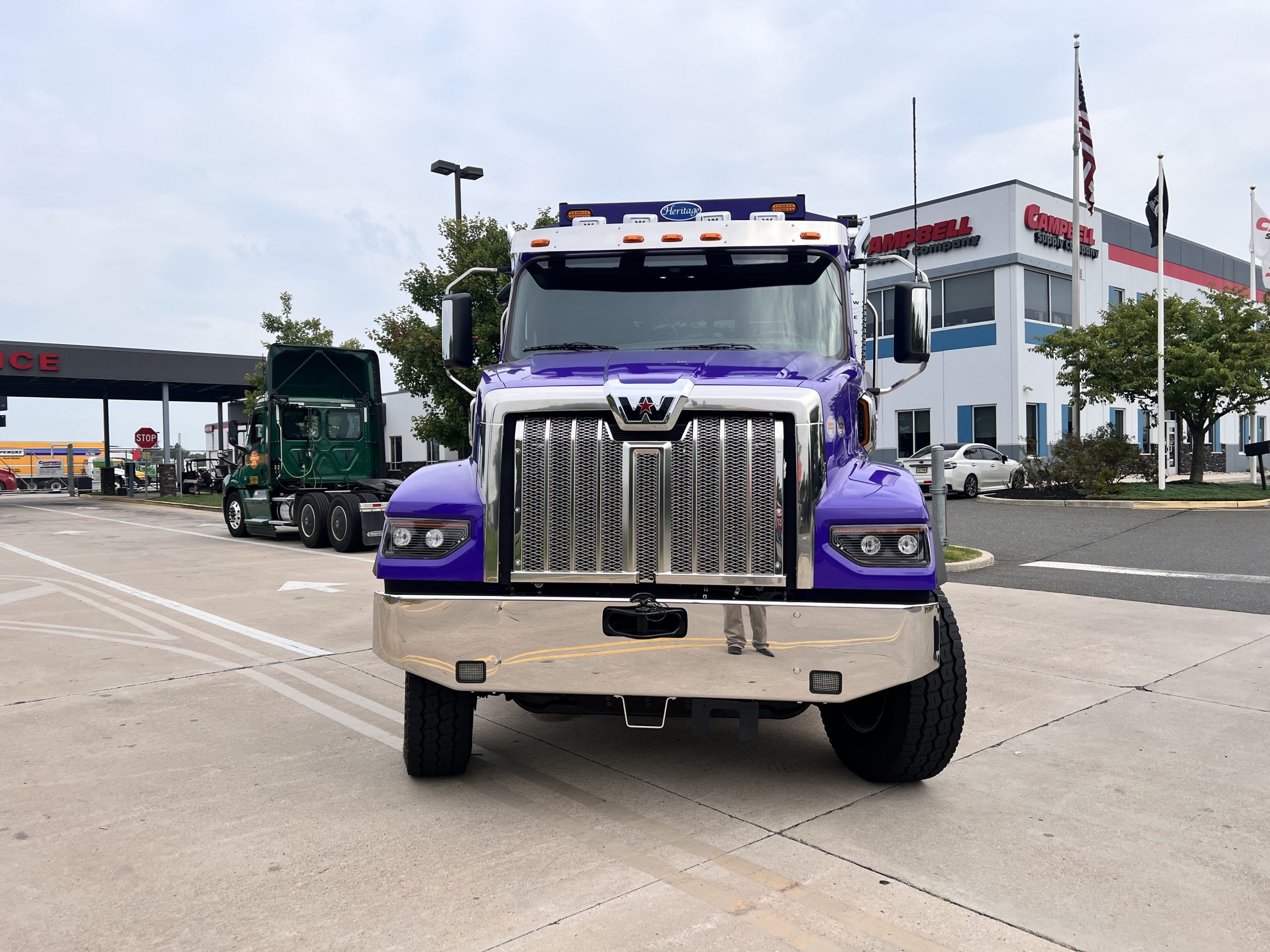 2025 Western Star Trucks 49X - image 2 of 6