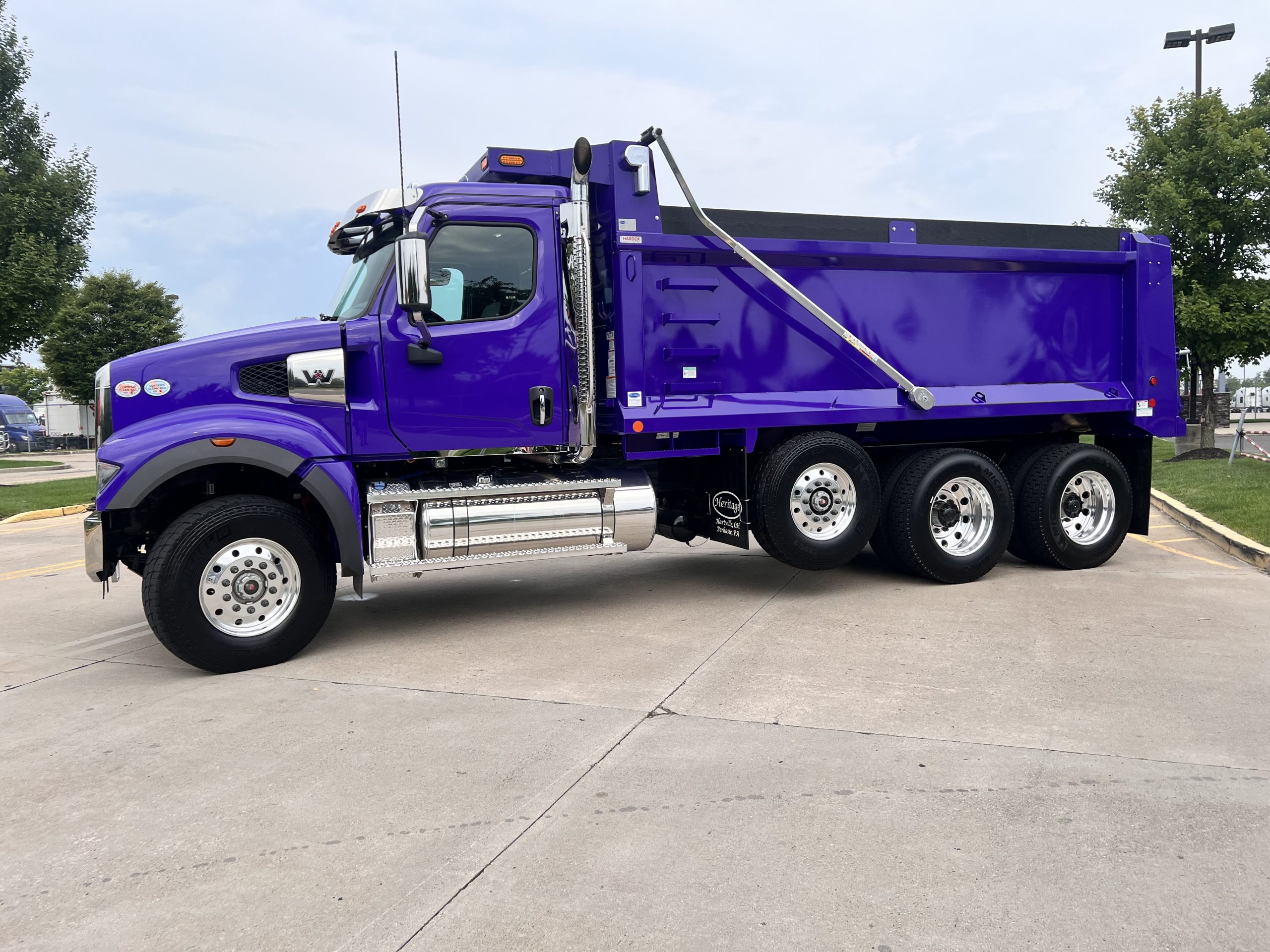 2025 Western Star Trucks 49X - image 3 of 6