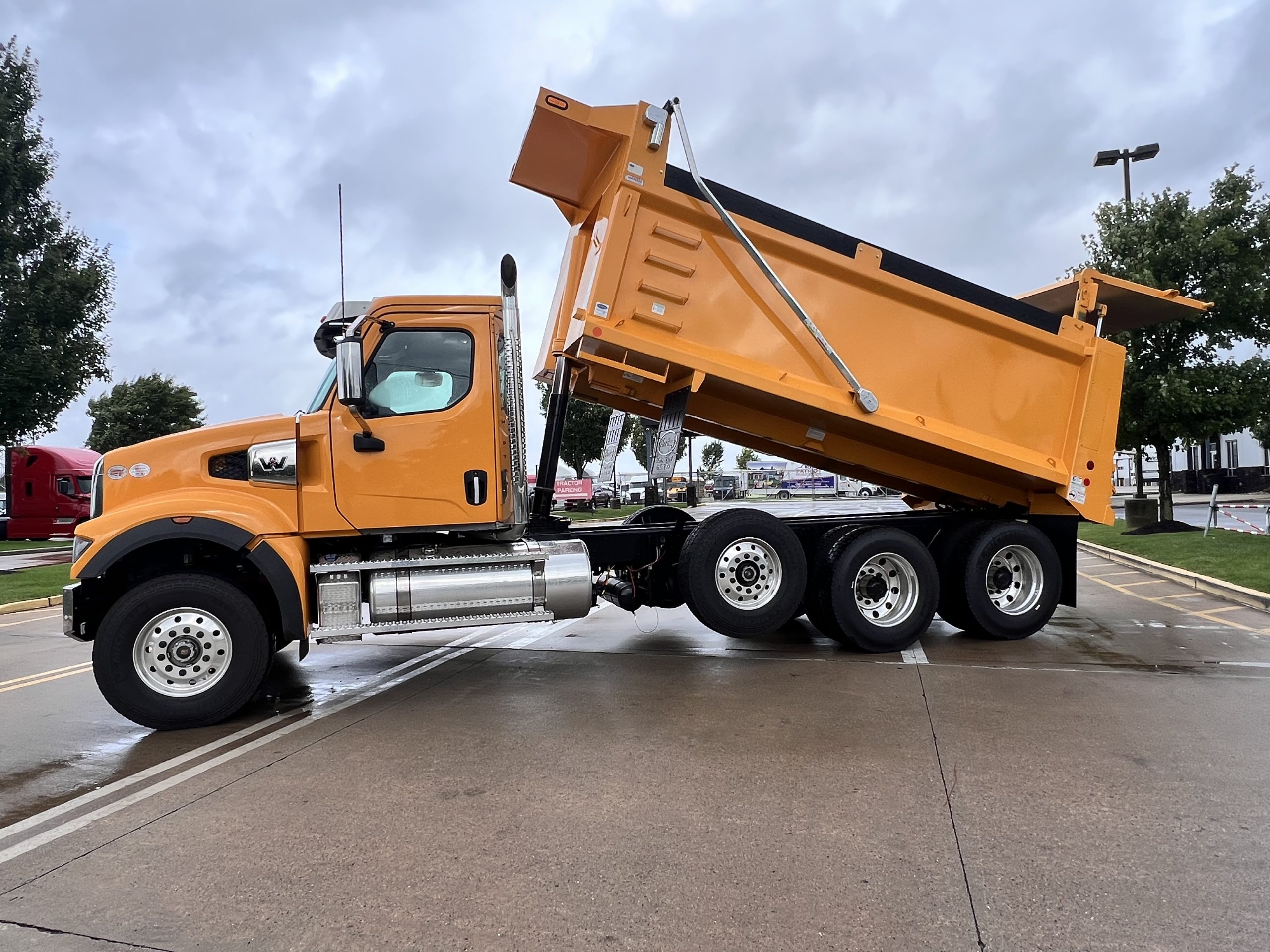 2025 Western Star Trucks 49X - image 5 of 6