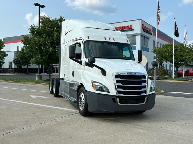 2020 Freightliner CASCADIA 116 - image 1 of 6