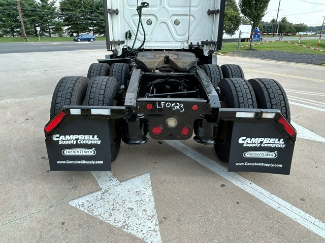 2020 Freightliner CASCADIA 116 - image 5 of 6