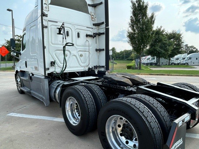 2020 Freightliner CASCADIA 116 - image 6 of 6