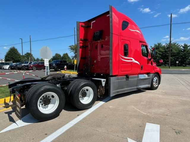 2022 Freightliner CASCADIA 126 - image 6 of 6