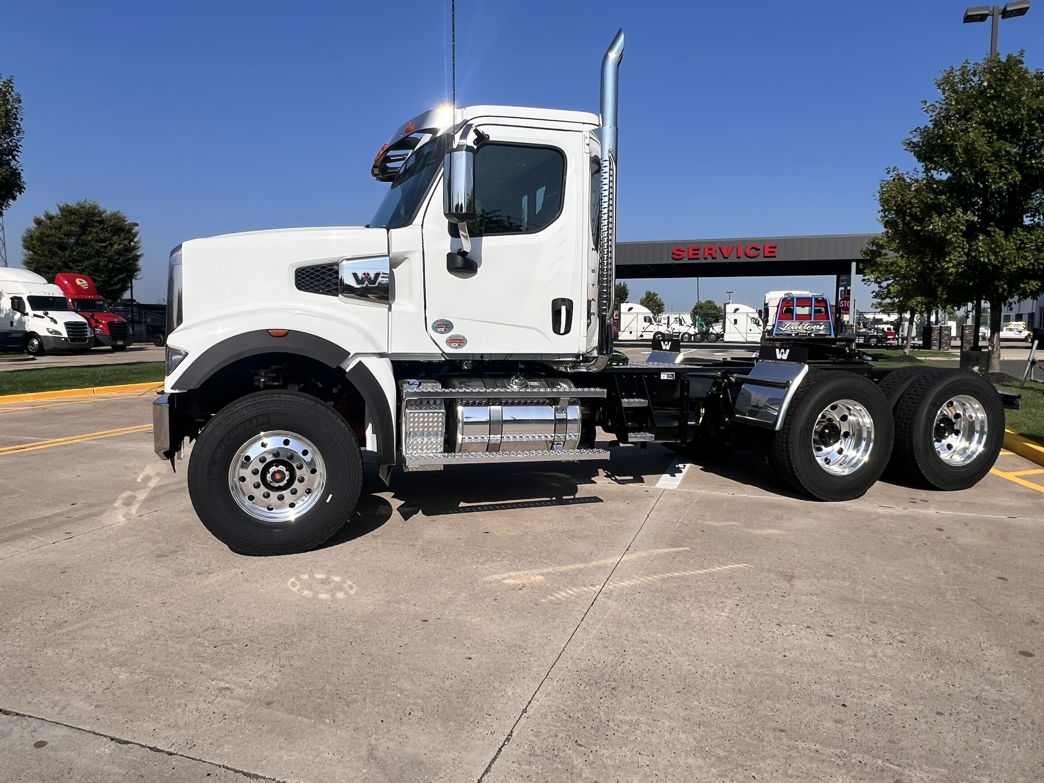 2025 Western Star Trucks 49X - image 1 of 6