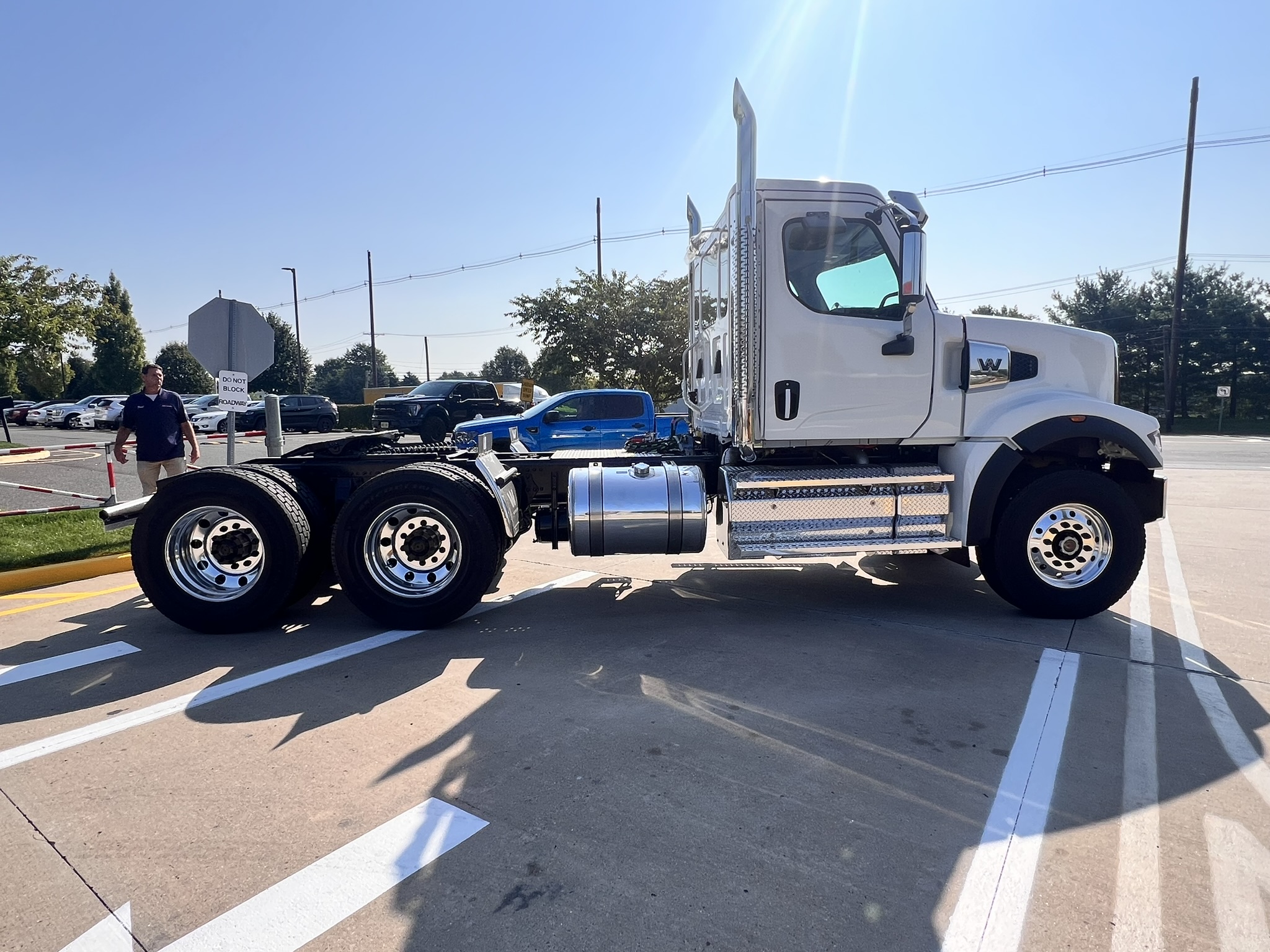 2025 Western Star Trucks 49X - image 6 of 6