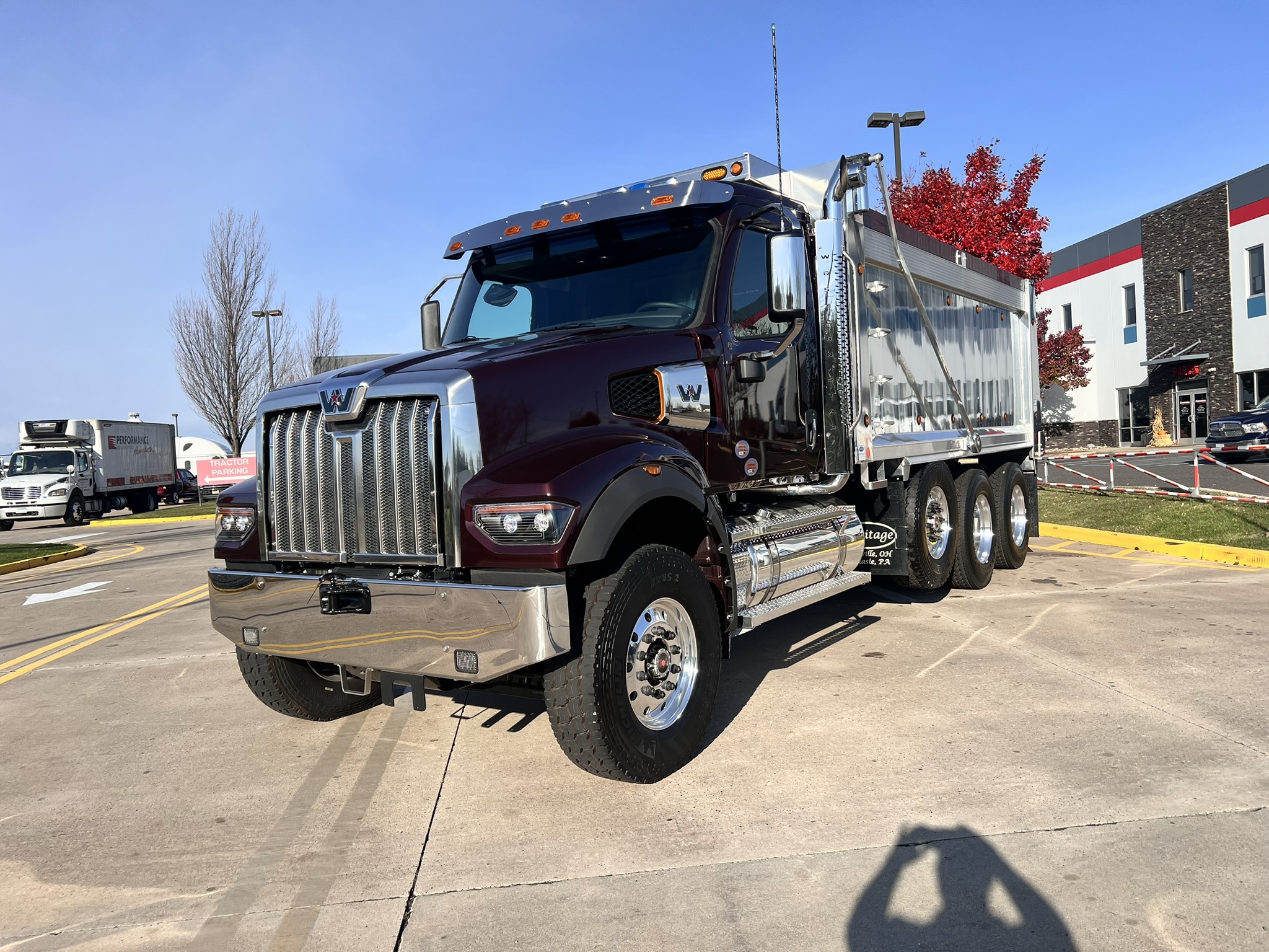 2025 Western Star Trucks 49X - image 2 of 6