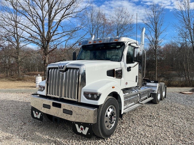 2025 Western Star Trucks 49X - image 1 of 6