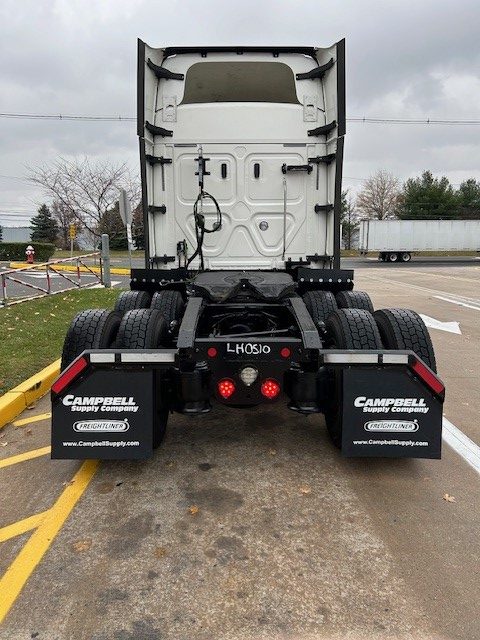 2020 Freightliner CASCADIA 116 - image 5 of 6