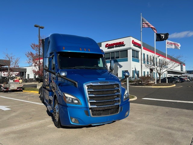 2020 FREIGHTLINER CASCADIA PT126S - image 1 of 6