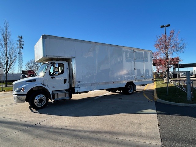 2021 FREIGHTLINER M2106 - image 3 of 6