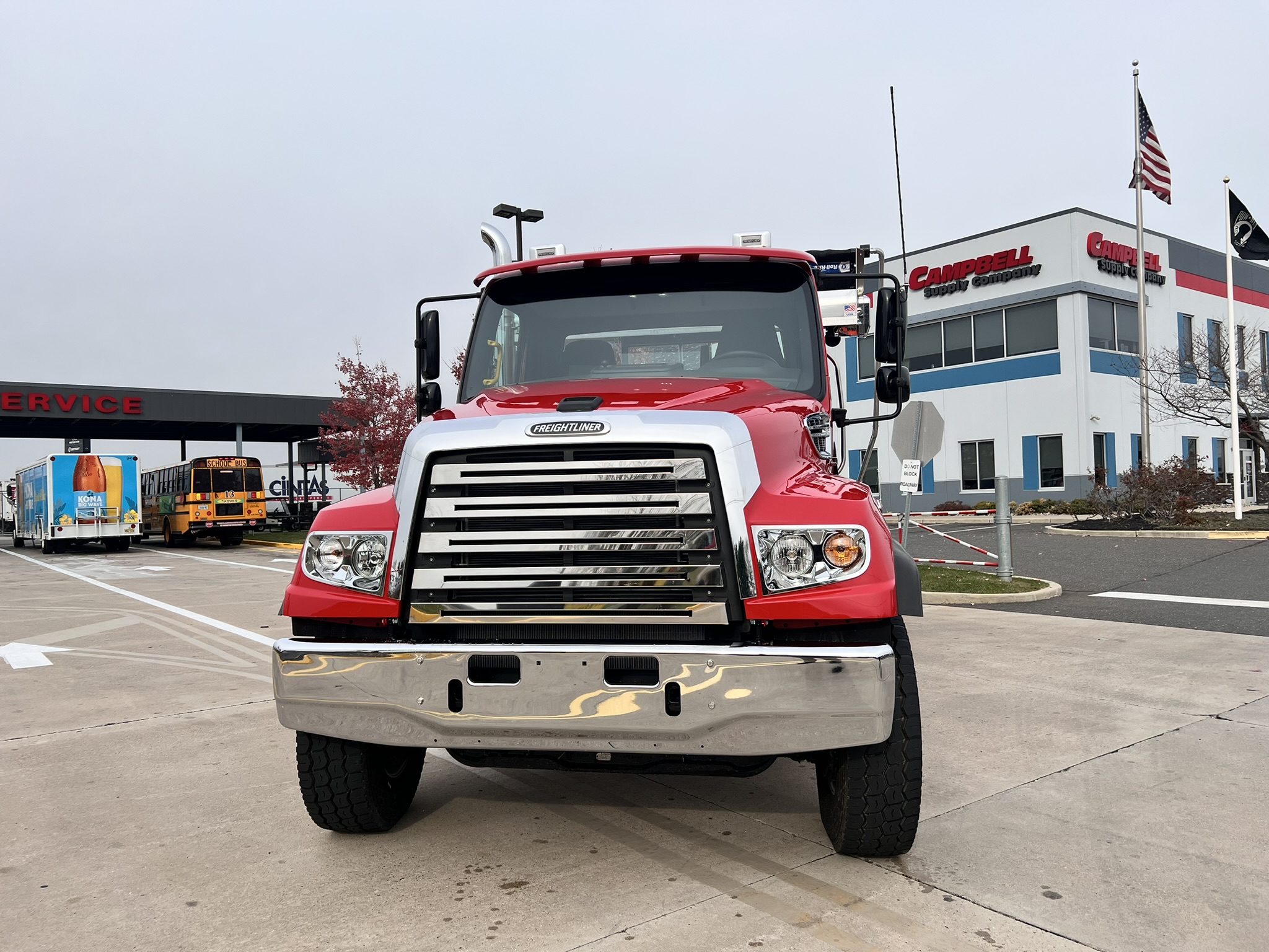 2025 FREIGHTLINER 114SD - image 2 of 6