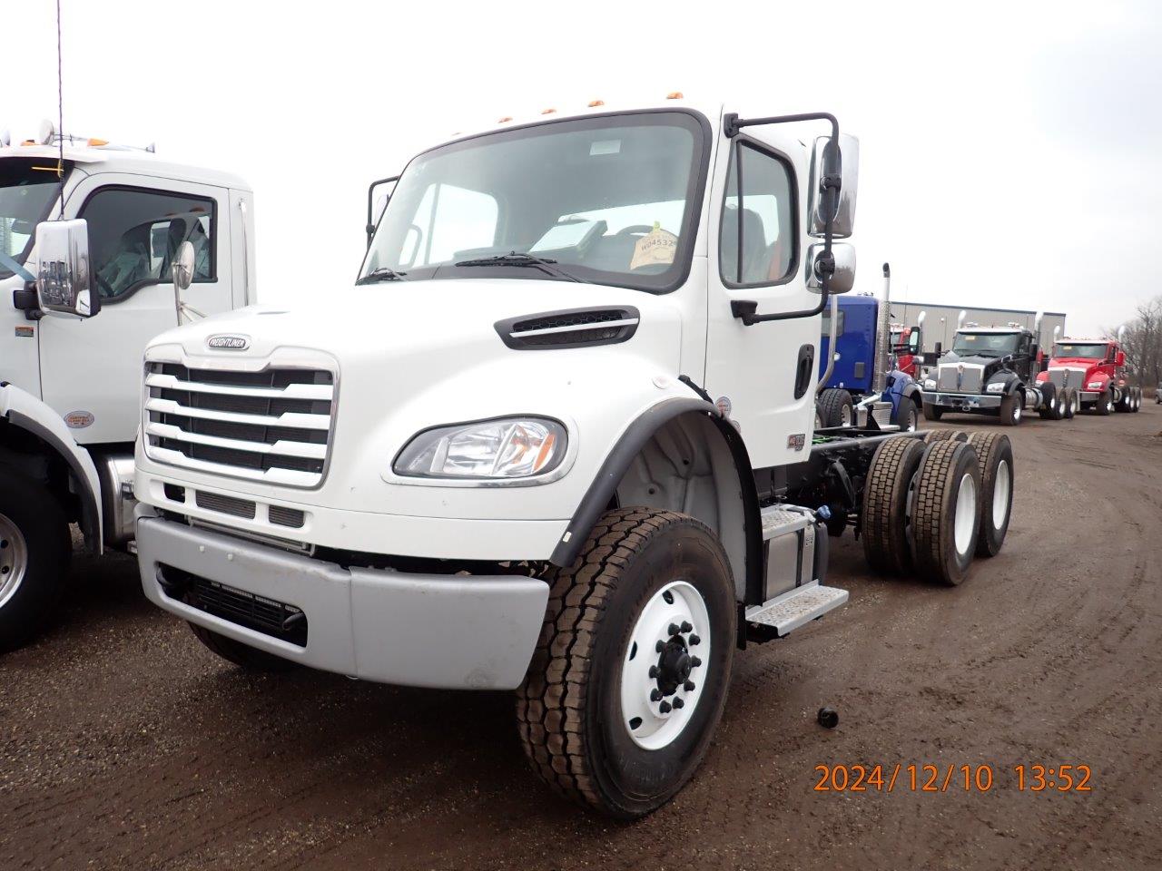 2025 FREIGHTLINER M2106 - image 1 of 1