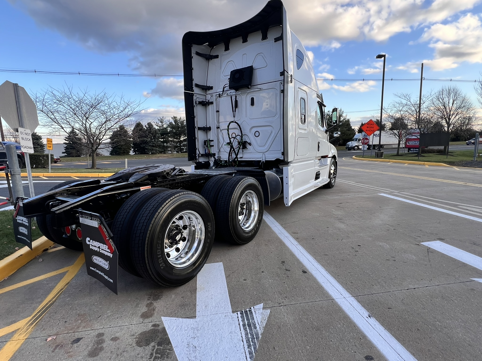 2025 FREIGHTLINER Cascadia PT126S - image 6 of 6