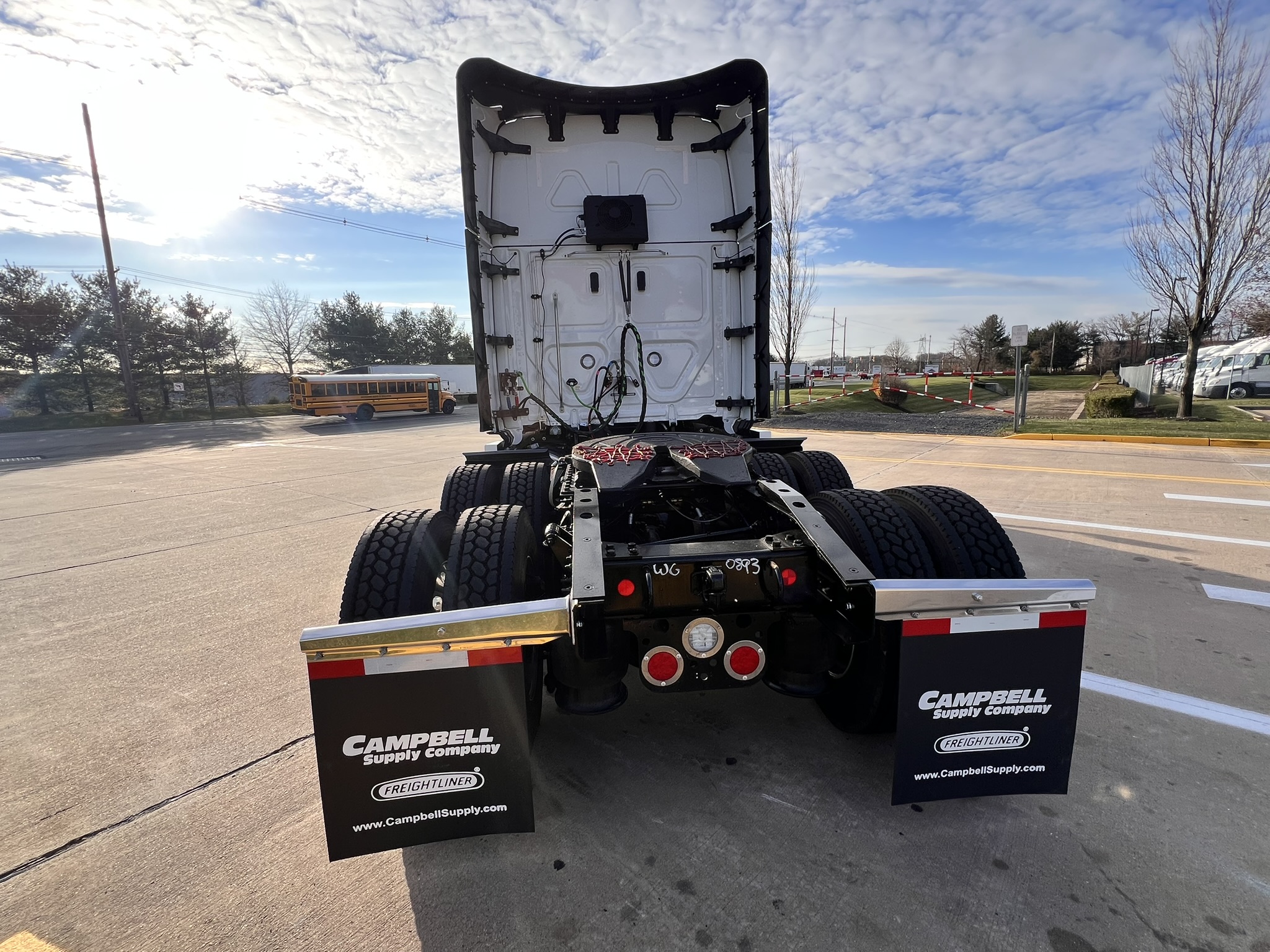 2025 Freightliner Cascadia PT126S - image 5 of 6