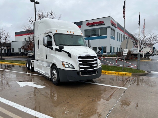 2020 FREIGHTLINER CASCADIA PE116S - image 1 of 6