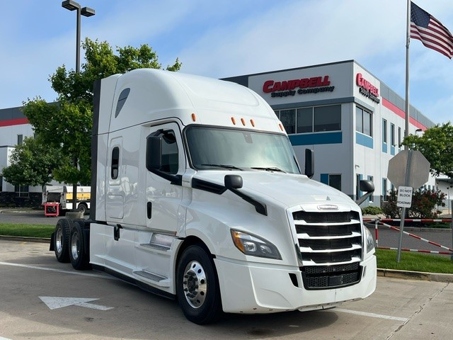 2020 Freightliner CASCADIA 126 - image 1 of 1