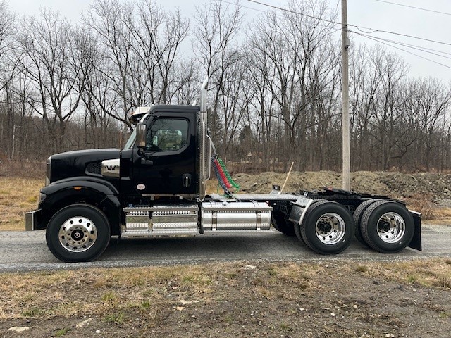 2025 Western Star Trucks 49X - image 3 of 6