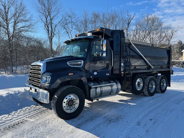 2021 Freightliner CT114084 D - image 1 of 4