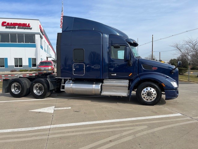 2019 PETERBILT 579 - image 3 of 6