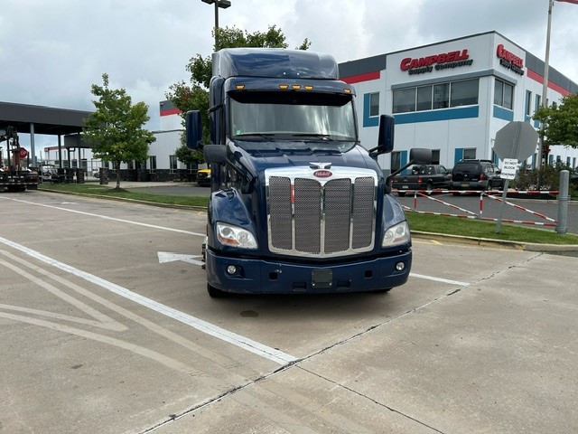 2019 PETERBILT 579 - image 1 of 6