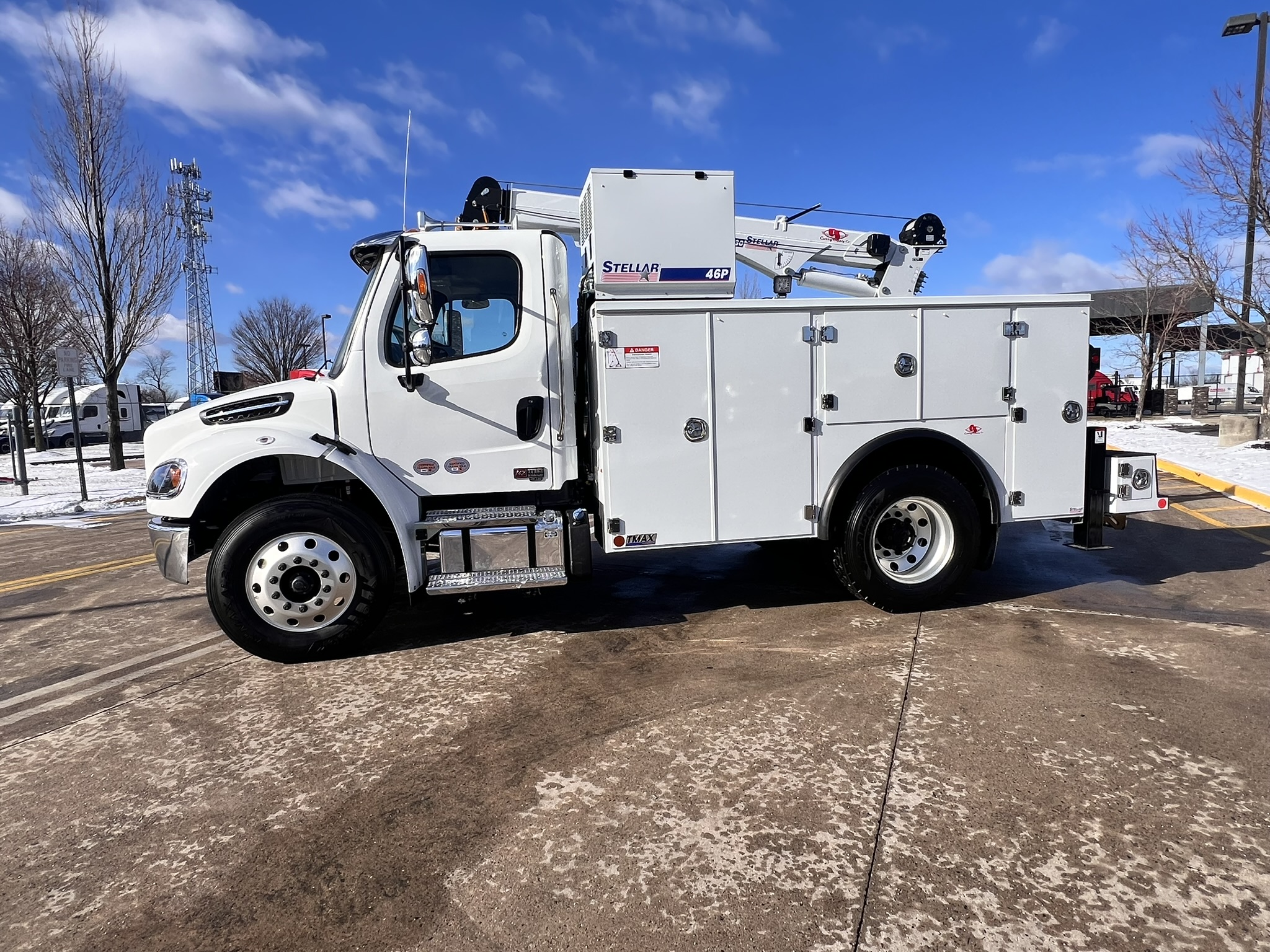 2025 FREIGHTLINER M2106 - image 3 of 6