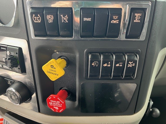 2019 PETERBILT 579 - image 6 of 6