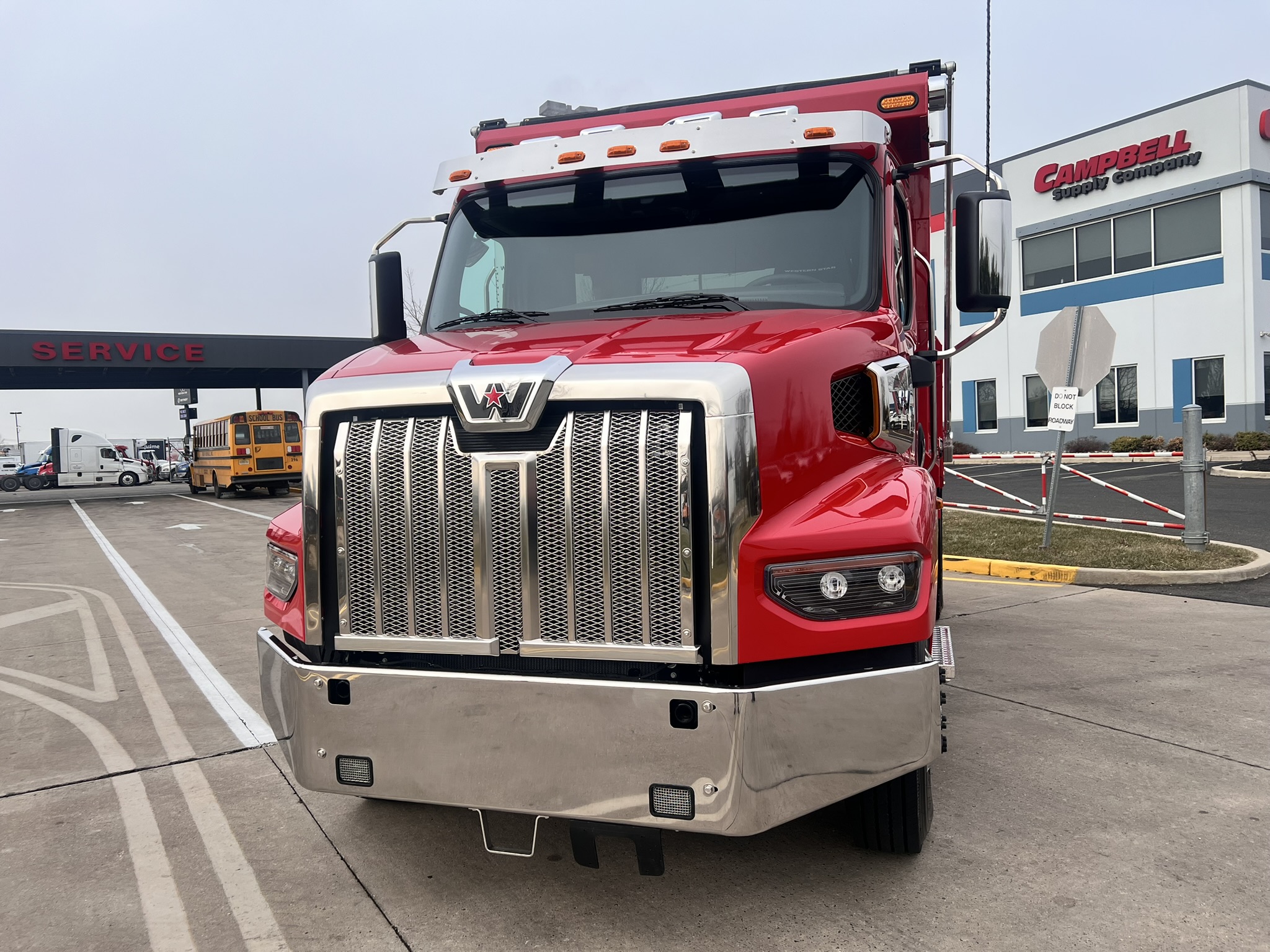 2025 Western Star Trucks 47X - image 1 of 6