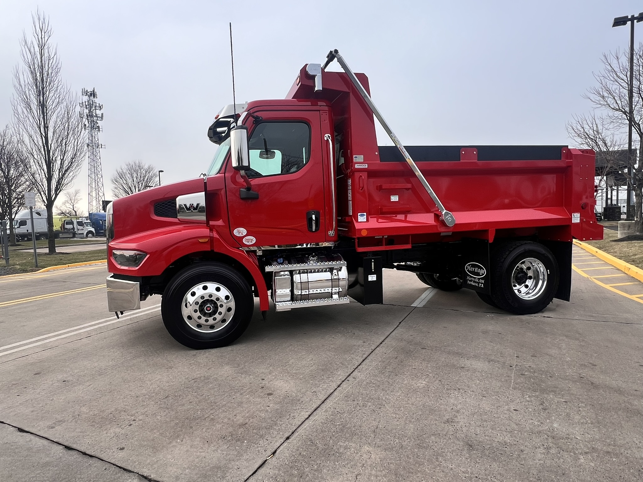 2025 Western Star Trucks 47X - image 3 of 6