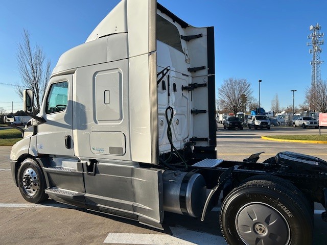 2020 FREIGHTLINER CASCADIA PE116S - image 5 of 6