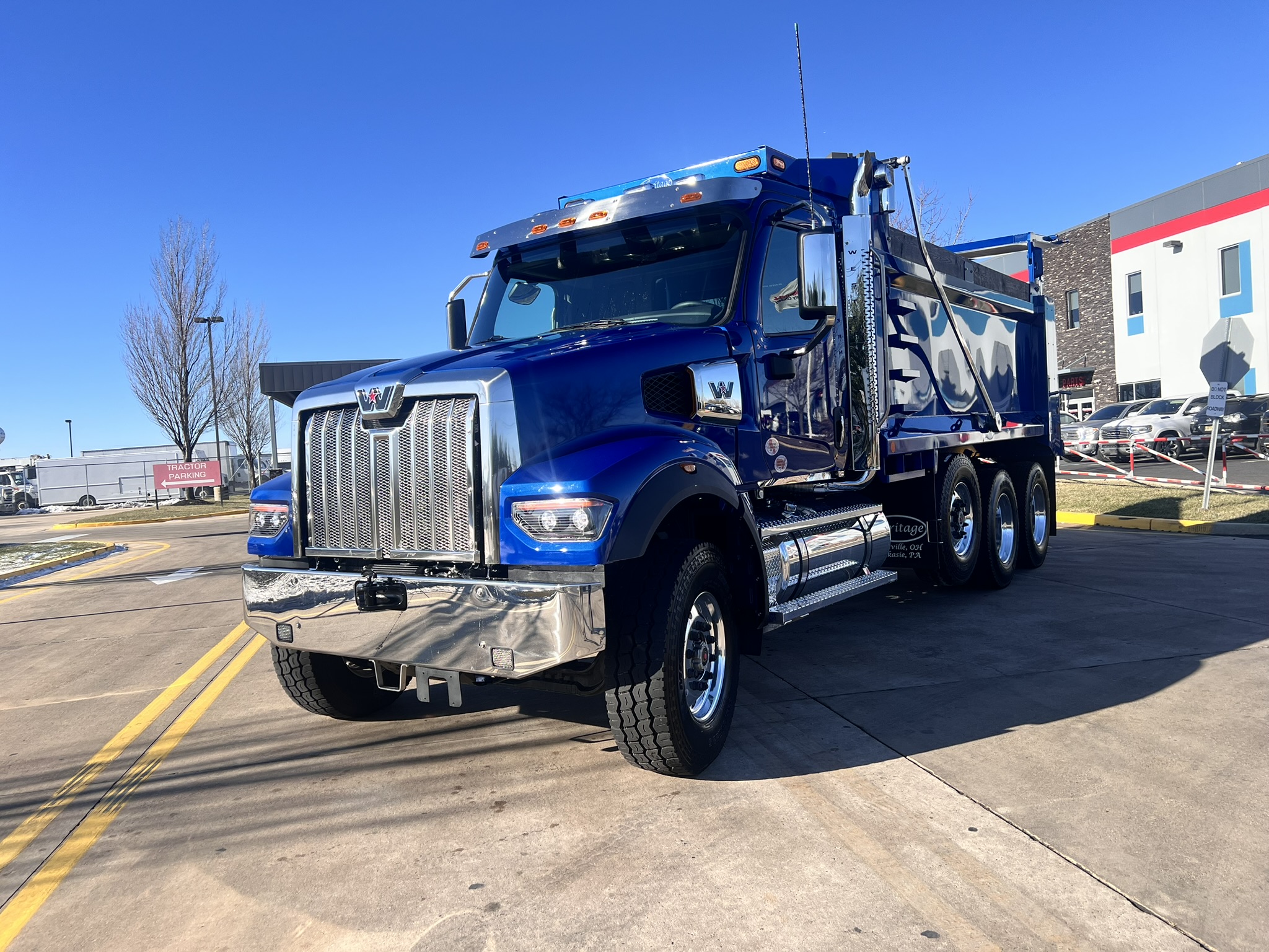 2025 Western Star Trucks 49X - image 2 of 6