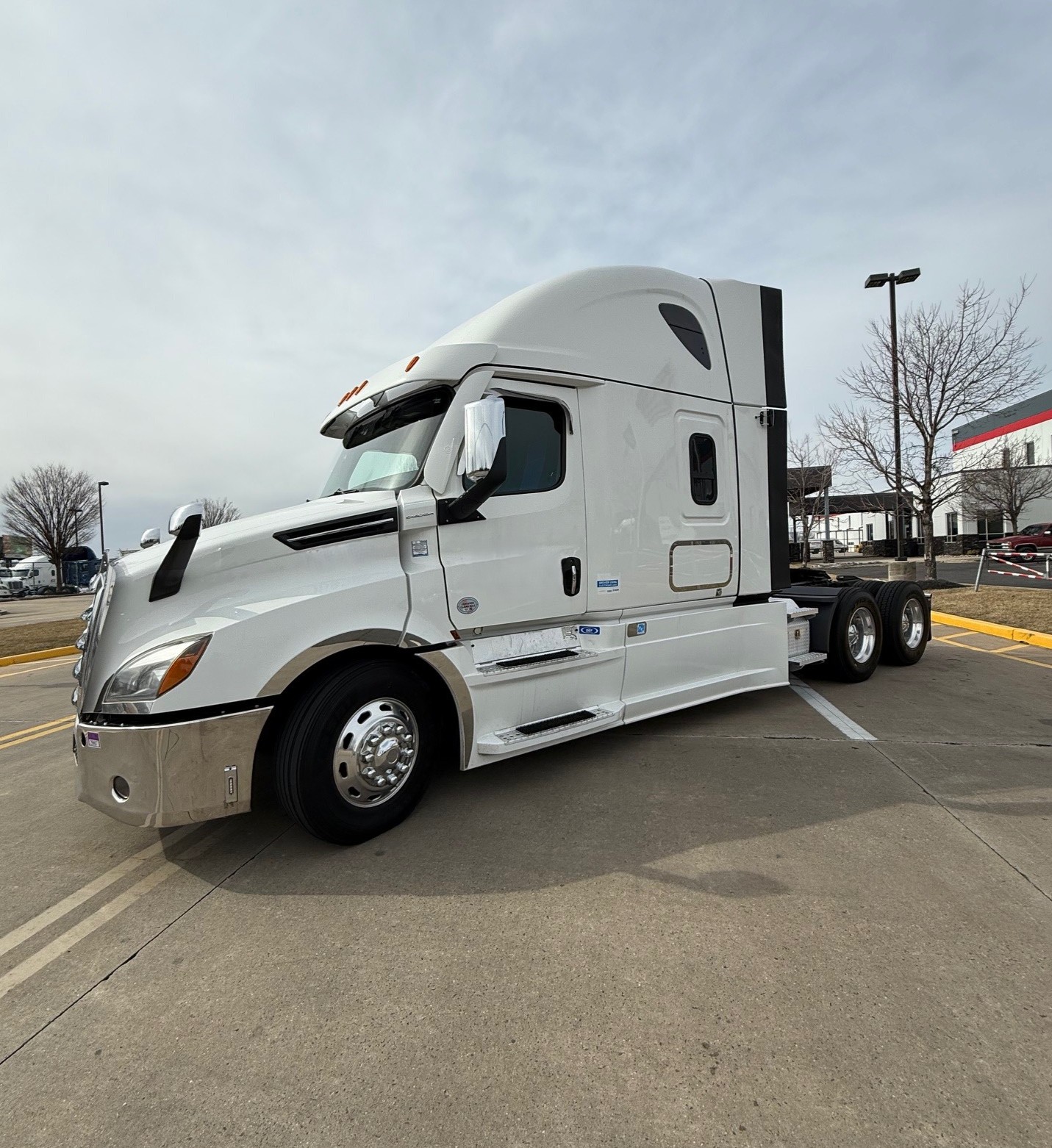 2022 Freightliner Cascadia PT126S - image 2 of 6