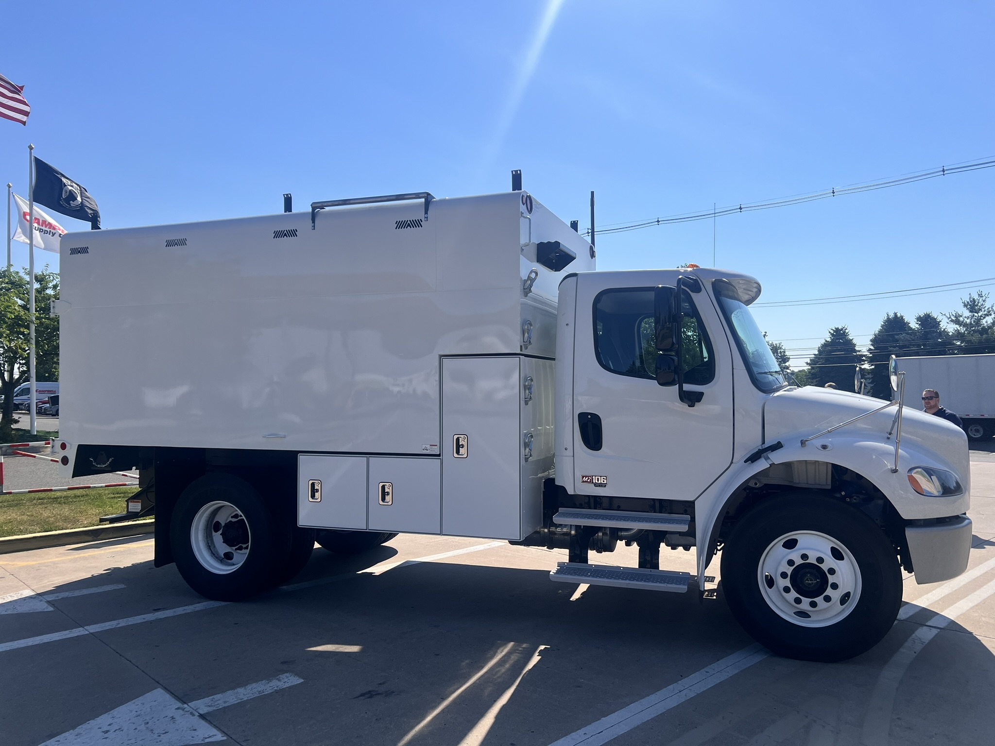 2025 Freightliner M2106 - image 2 of 6