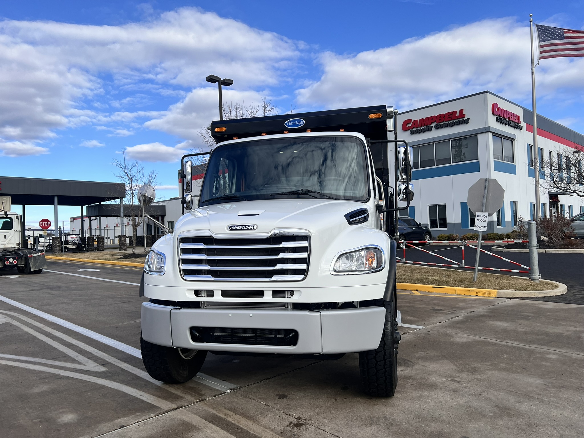 2025 FREIGHTLINER M2106 - image 1 of 6