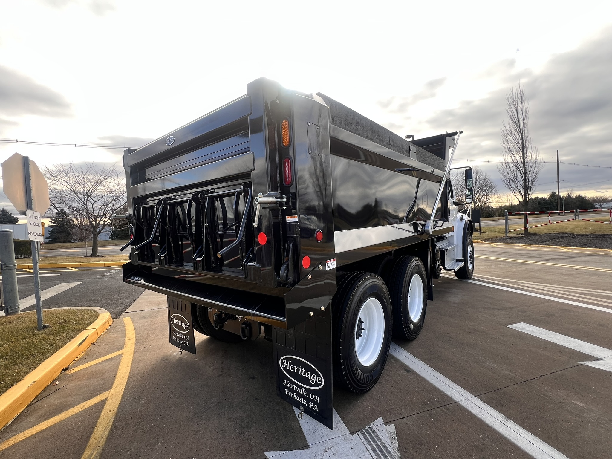 2025 FREIGHTLINER M2-106 - image 6 of 6