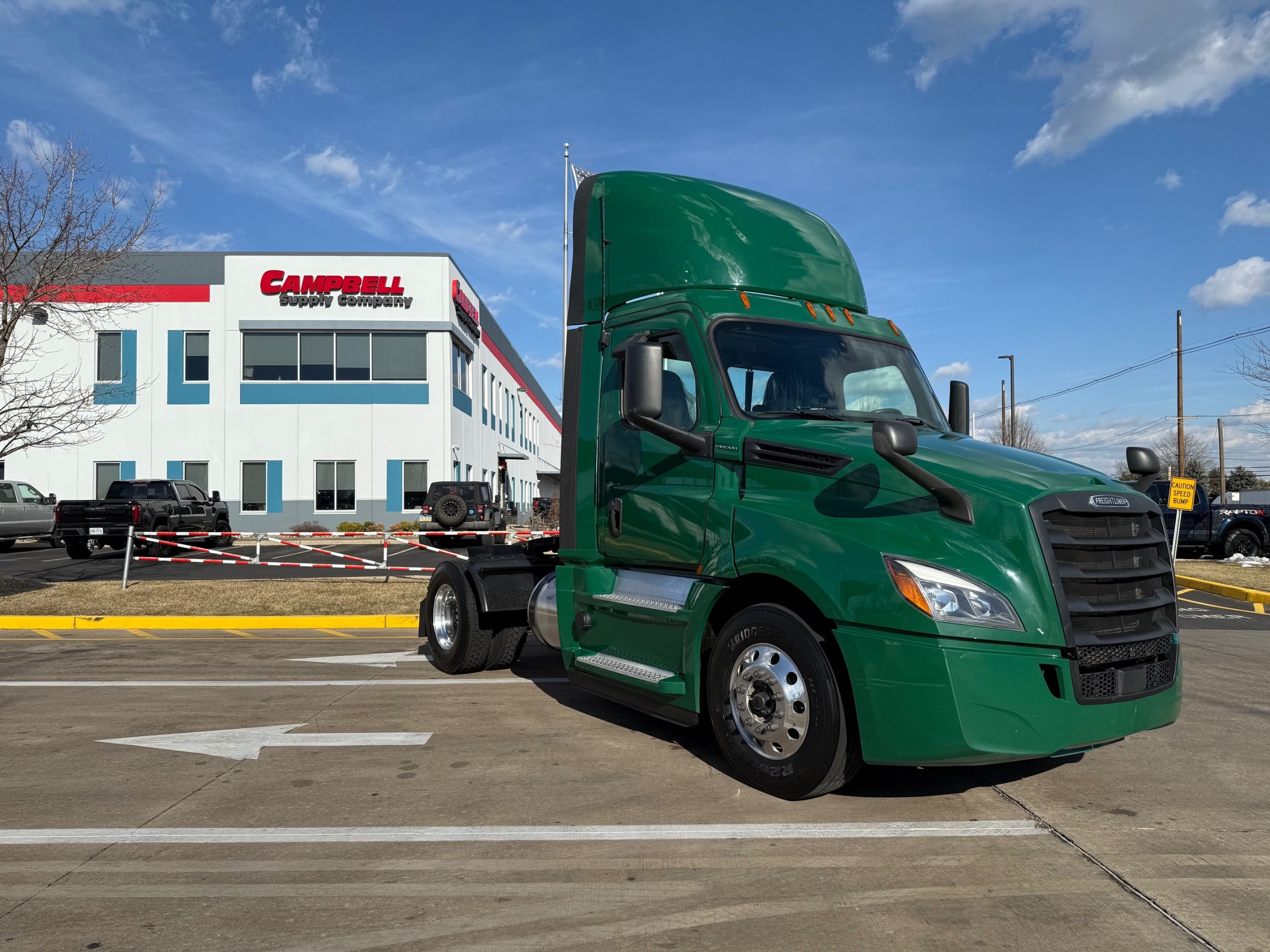 2020 Freightliner Cascadia PT126 - image 3 of 6